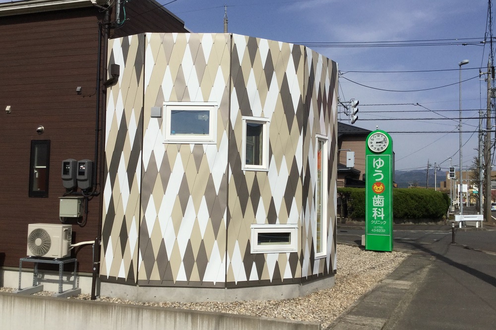 鯖江市内　ゆう歯科　外壁工事（設計:㈱JD設計）